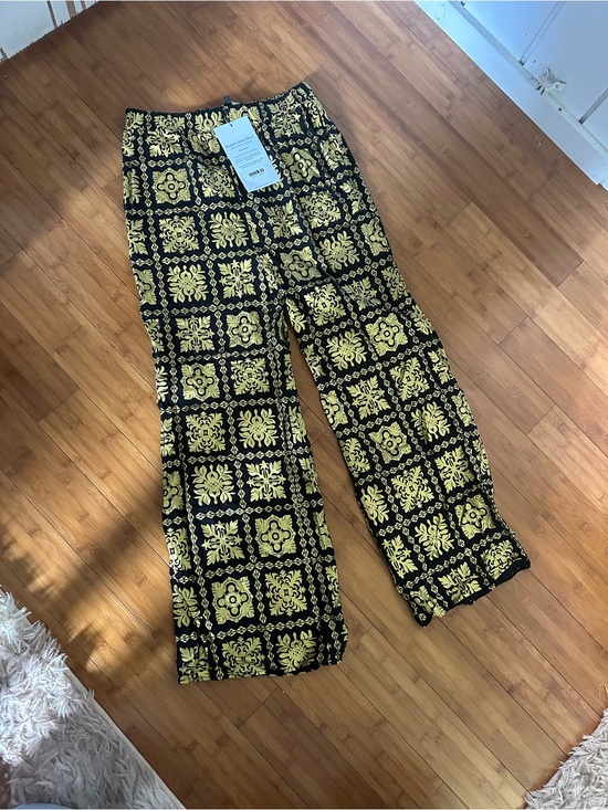Lexbreezy Hawaii Pants - Black & Gold Patterned Wide-Leg Pants
